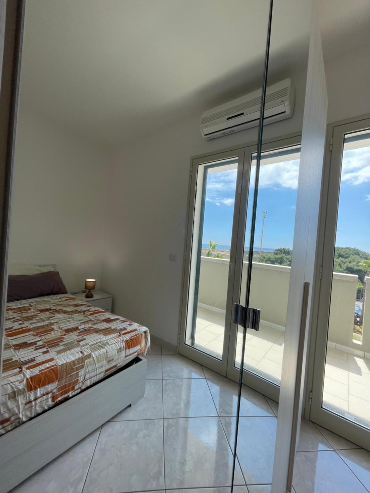 House Nereide, Lovely Apartment Sea View Gallipoli Exterior foto